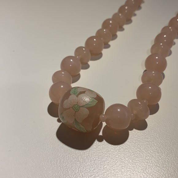VINTAGE | 80’s Pink Floral Necklace - Picture 5 of 7